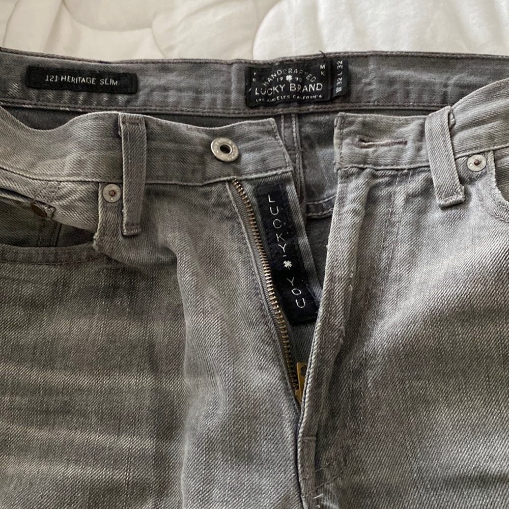 Lucky Brand gray jeans. 32x32. 121 Heritage Slim. Zipper fly